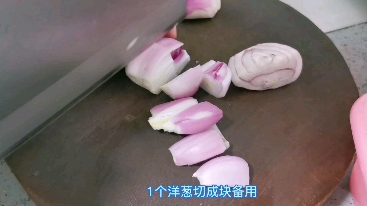 2塊咖喱就能搞定的美味，不需要其他調味品，兒子說比買的好吃多了的做法-咖喱味煮菜譜