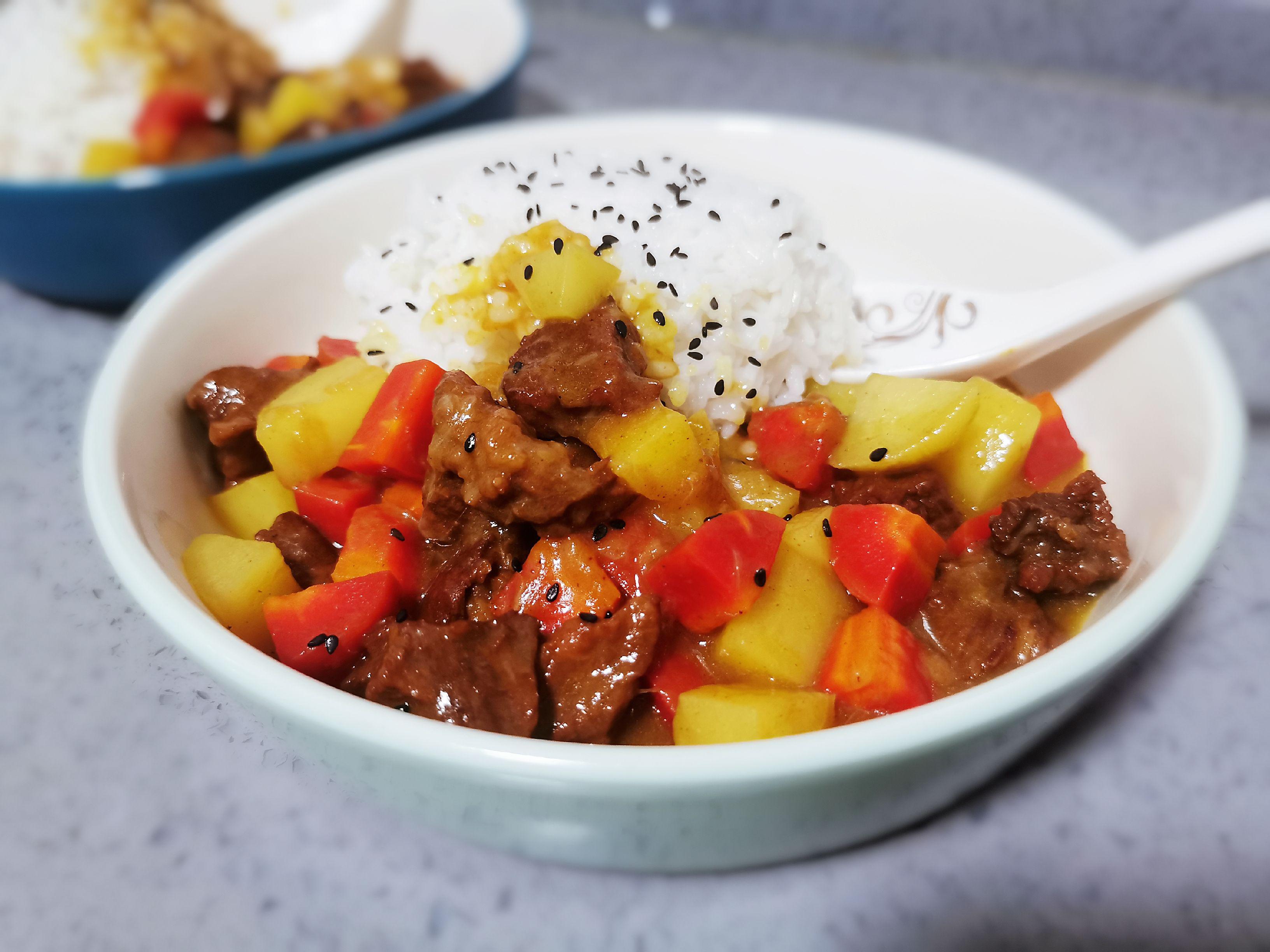 2塊咖喱就能搞定的美味，不需要其他調味品，兒子說比買的好吃多了的做法-咖喱味煮菜譜