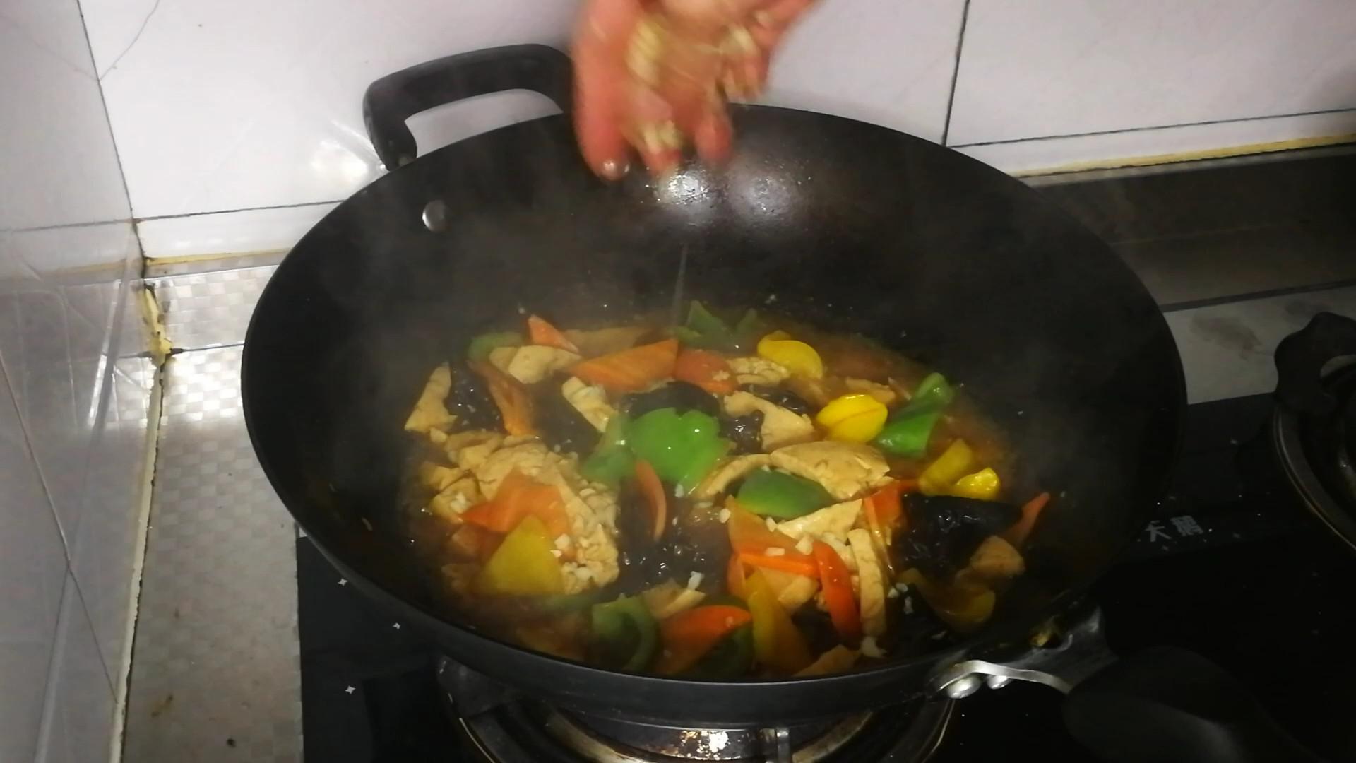 家常五彩豆腐的做法-家常味炒菜譜