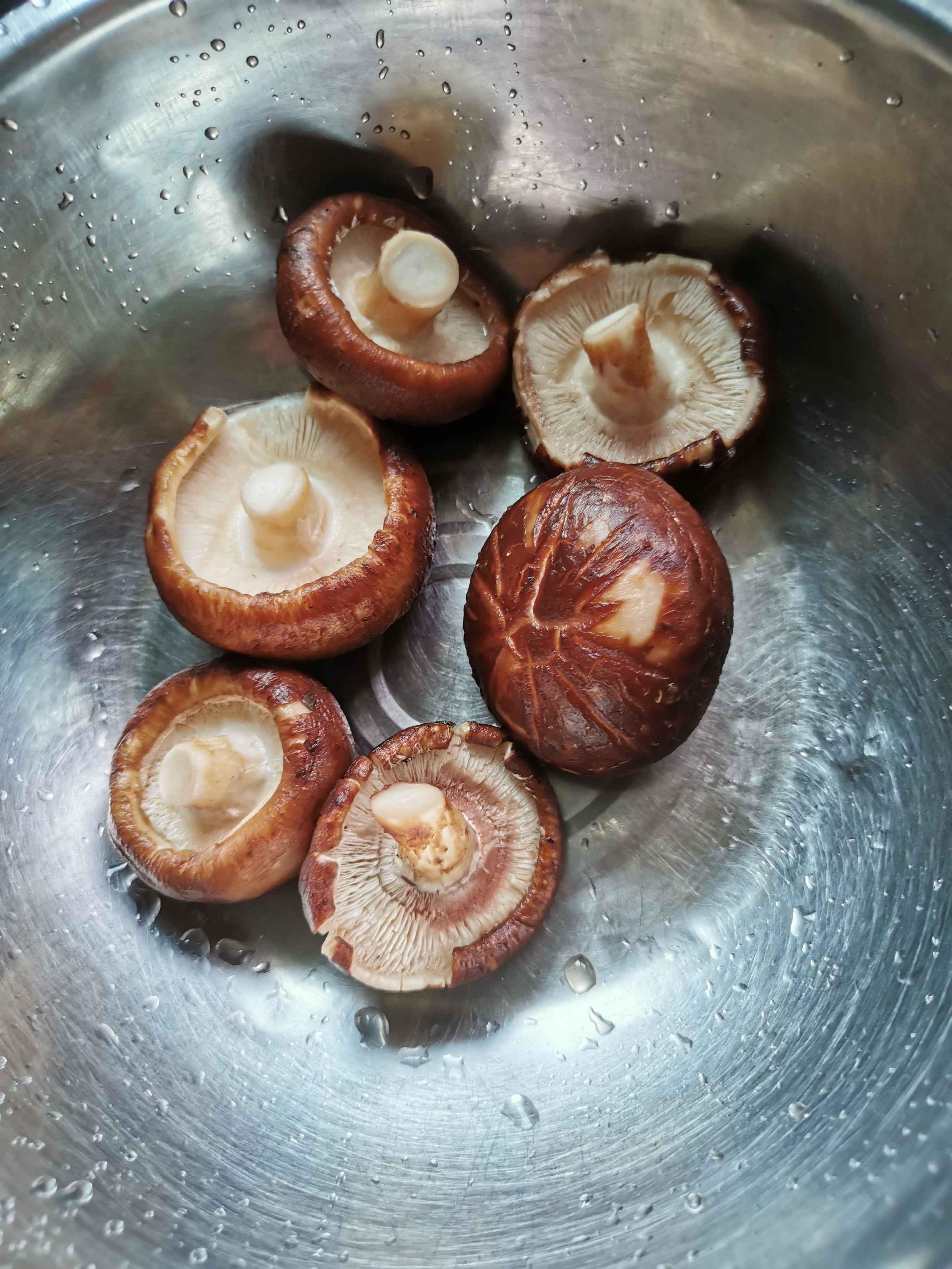 炒香菇的做法-家常味炒菜譜