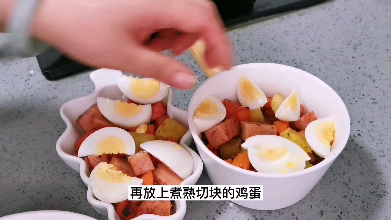 飽腹感極強的沙拉拼盤，蔬菜，雞蛋，肉應有盡有的做法-其它口味炒菜譜