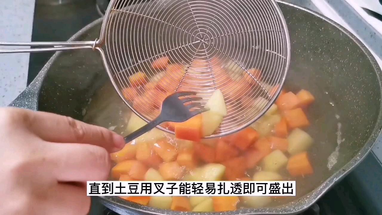 飽腹感極強的沙拉拼盤，蔬菜，雞蛋，肉應有盡有的做法-其它口味炒菜譜