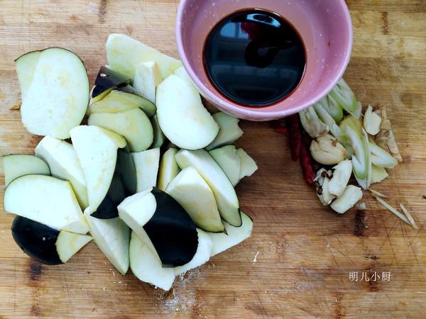 家常炒茄子的做法-家常味炒菜譜