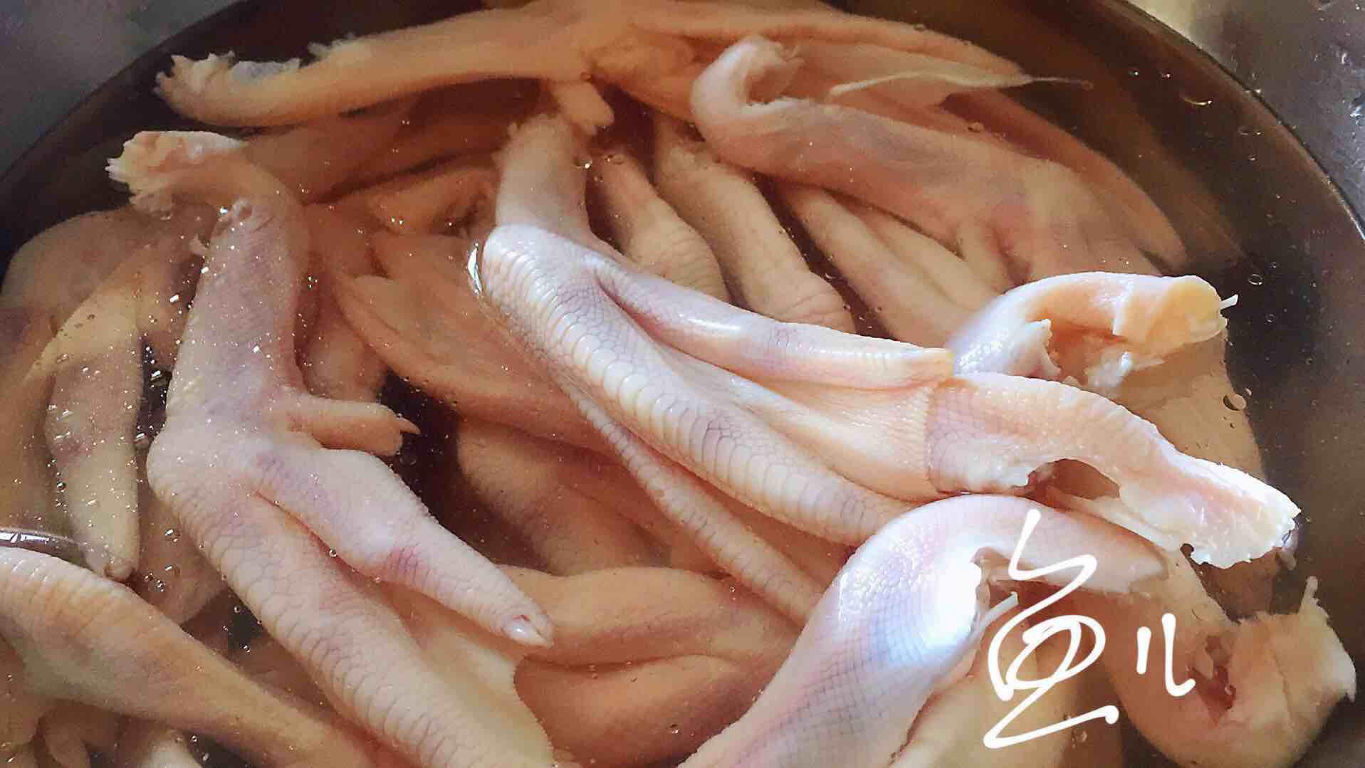 香辣鹵鴨掌的做法-香辣味煮菜譜