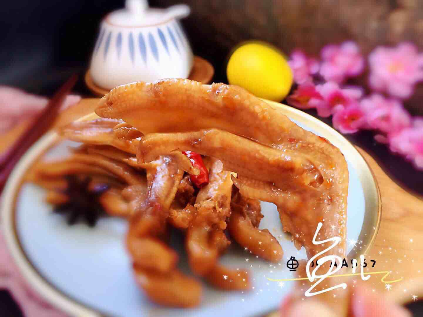 香辣鹵鴨掌的做法-香辣味煮菜譜