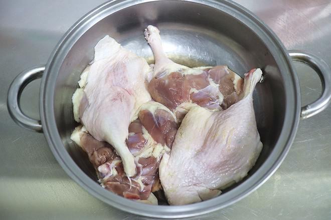 啤酒鴨燉鮮藕的做法-咸鮮味燉菜譜