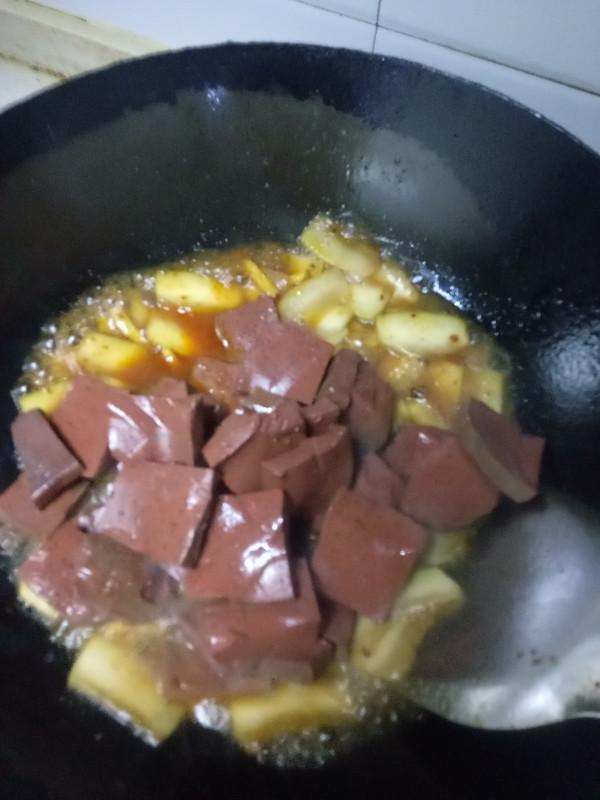 農(nóng)家葫蘆炒豬血的做法-家常味炒菜譜