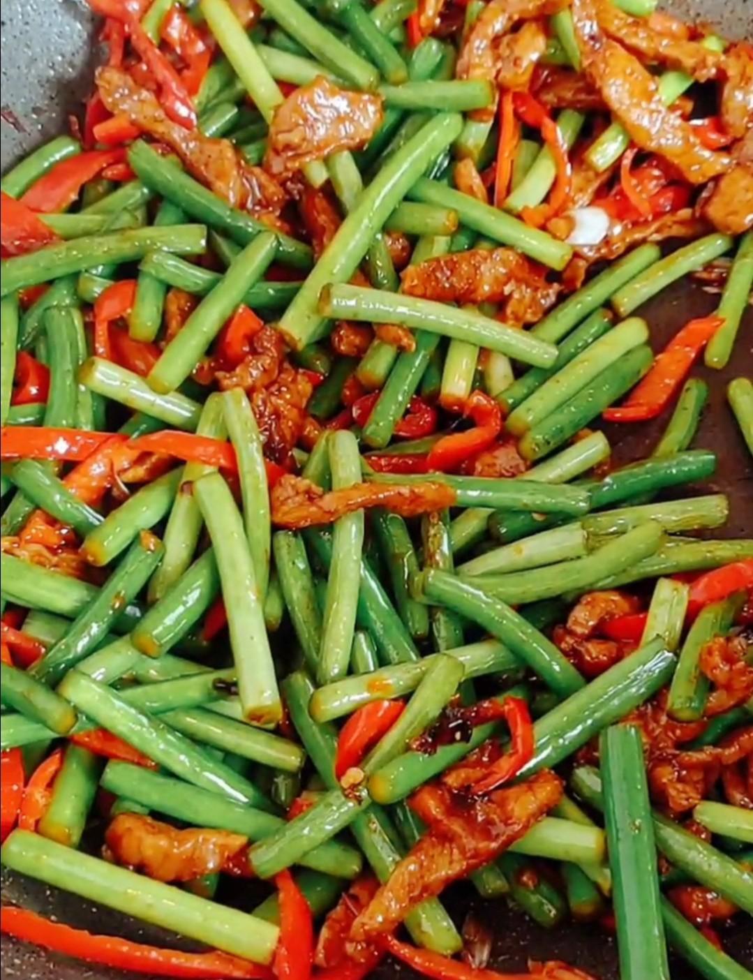 蒜薹炒肉的做法-家常味炒菜譜