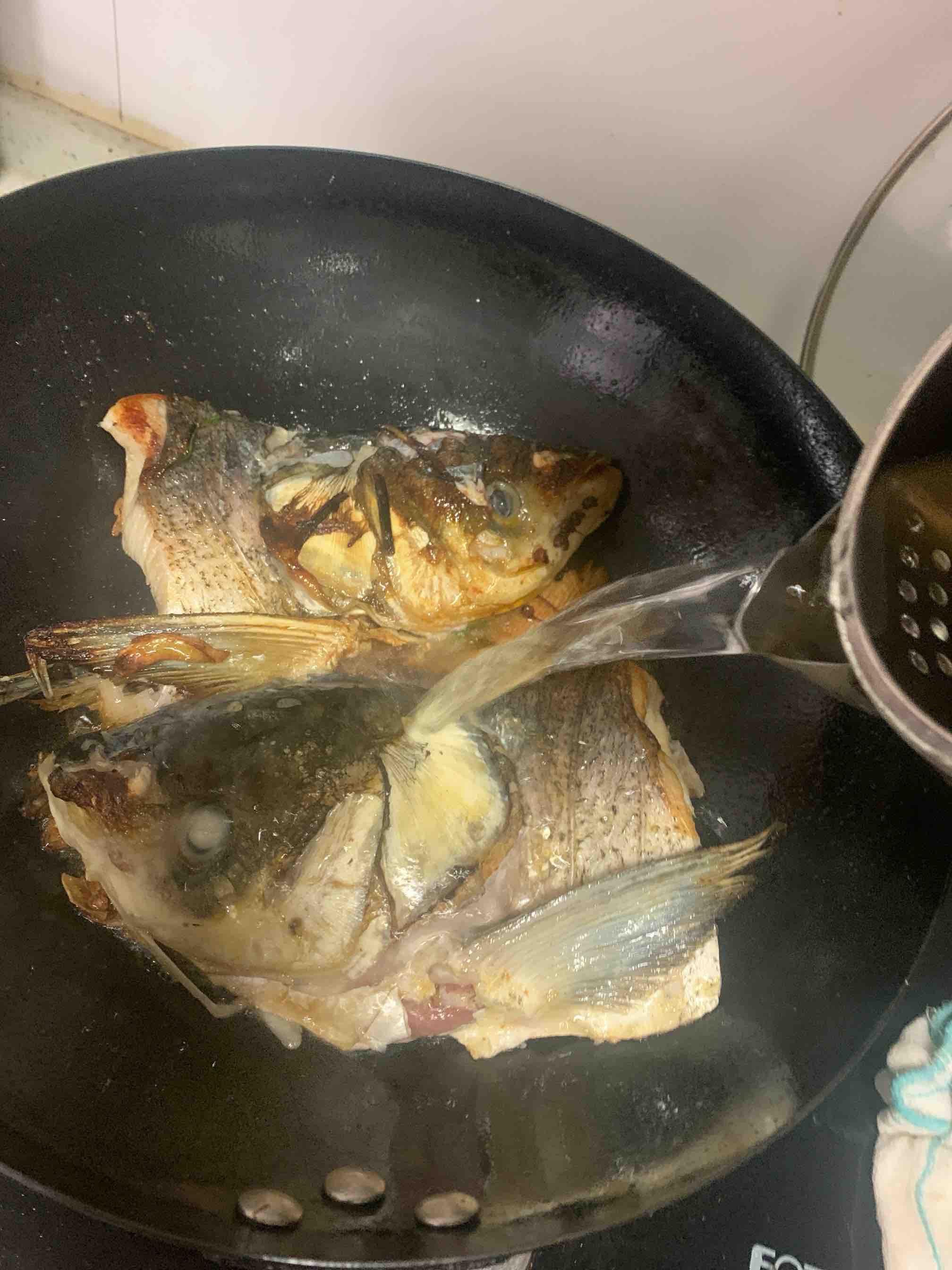 紅燒魚頭豆腐的做法-家常味燒菜譜