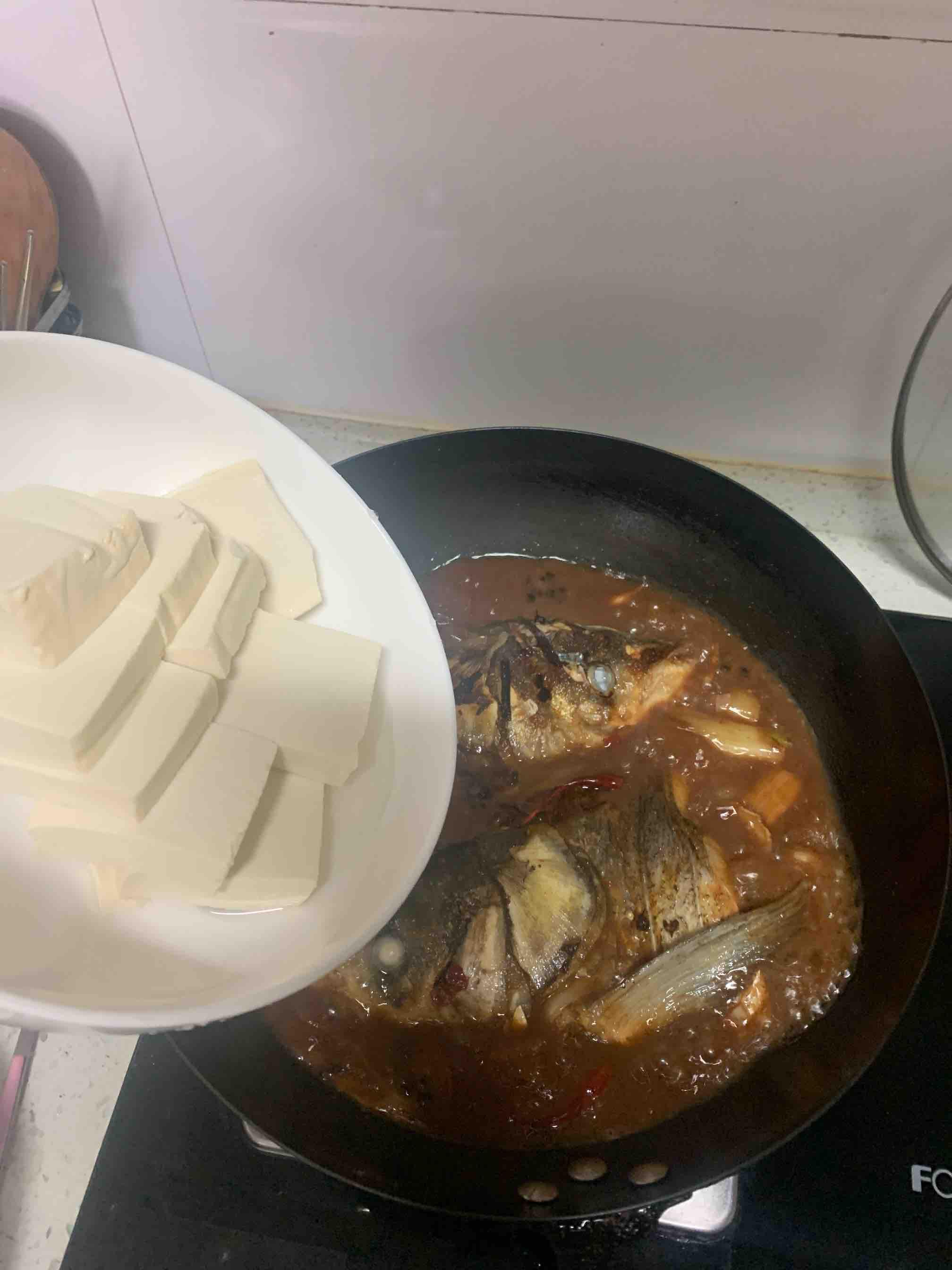 紅燒魚頭豆腐的做法-家常味燒菜譜