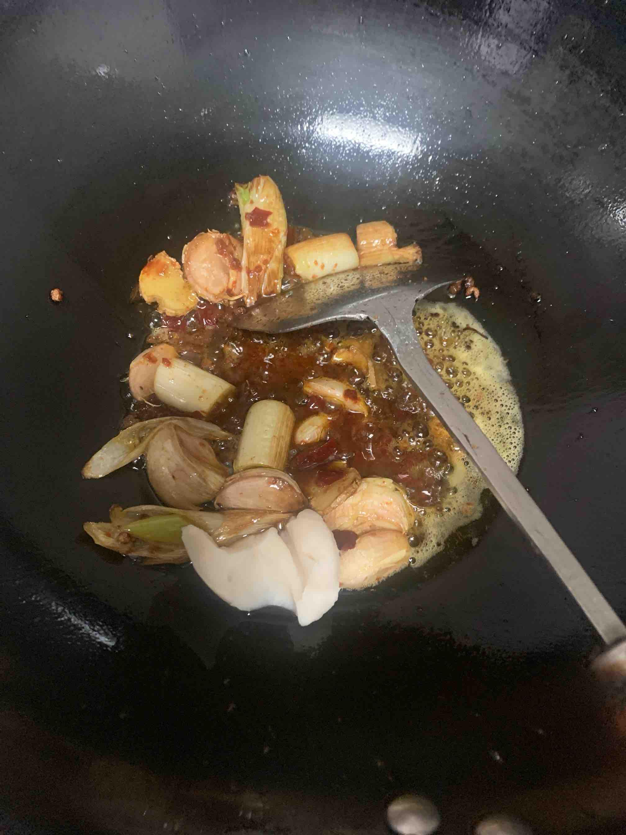 紅燒魚頭豆腐的做法-家常味燒菜譜