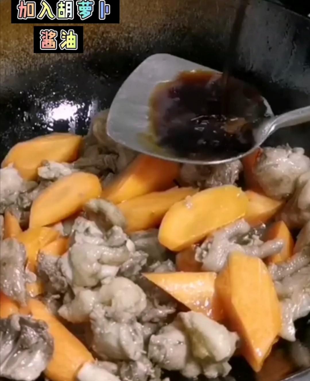 胡蘿卜炒雞的做法-家常味炒菜譜