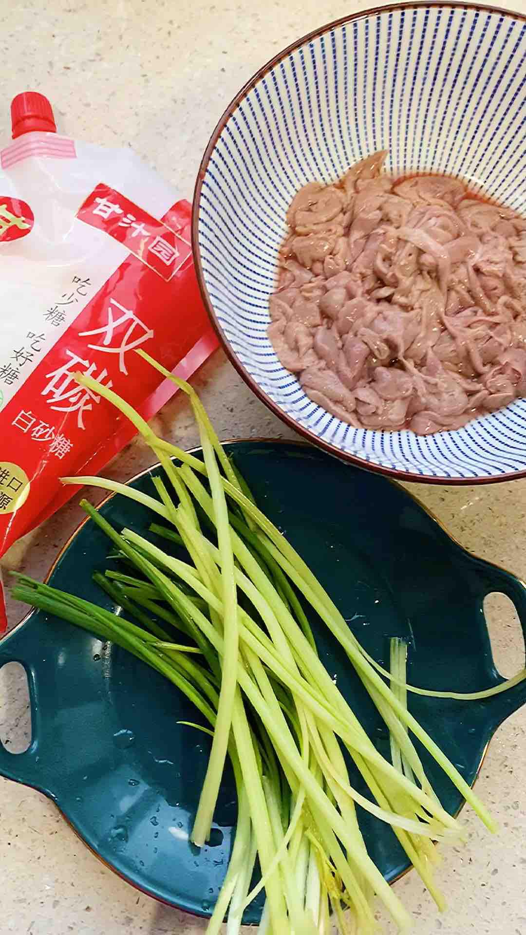 芹菜炒豬肝的做法-家常味燒菜譜