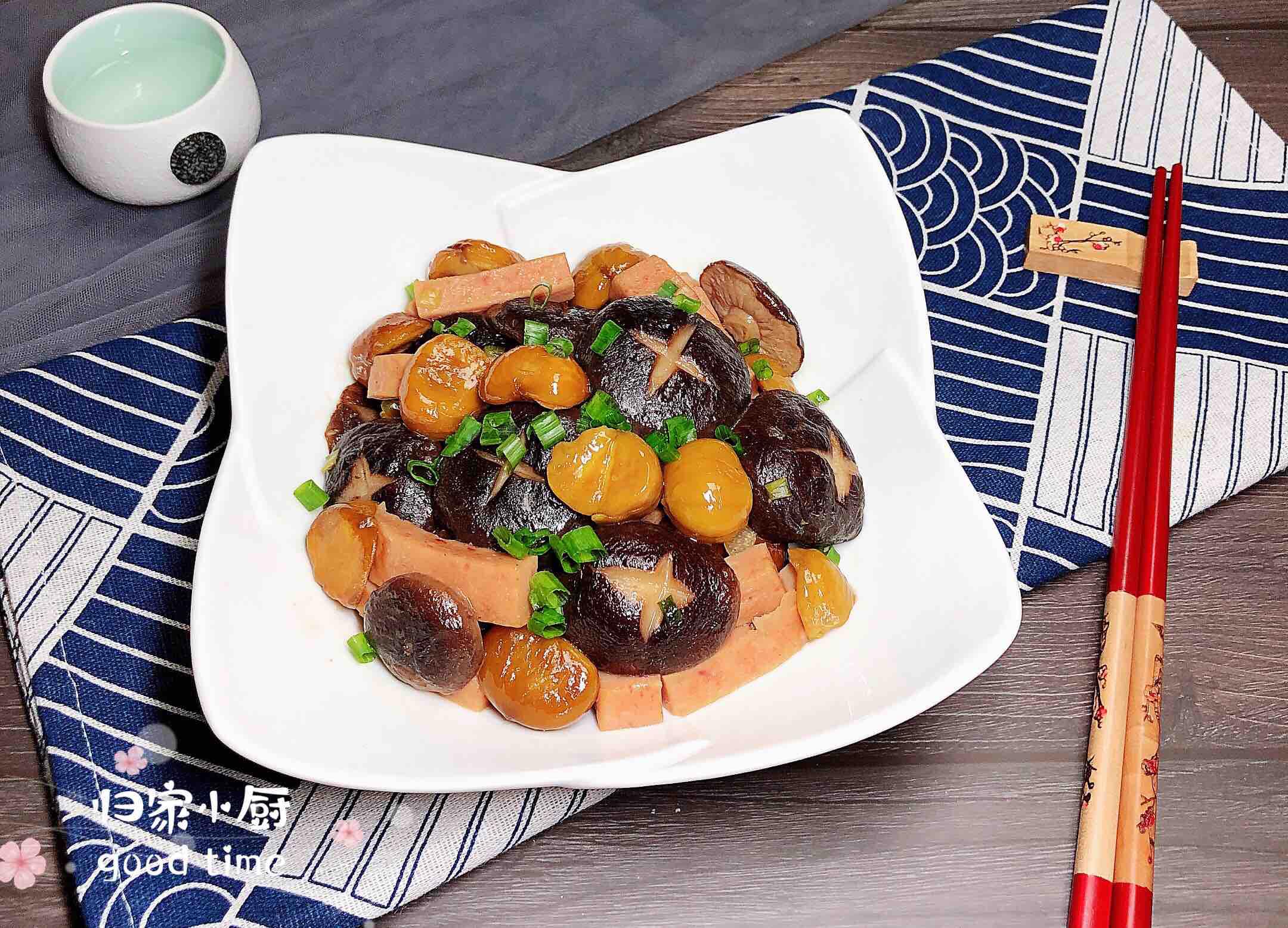 板栗香菇火腿（10分鐘快手菜）的做法-咸鮮味炒菜譜