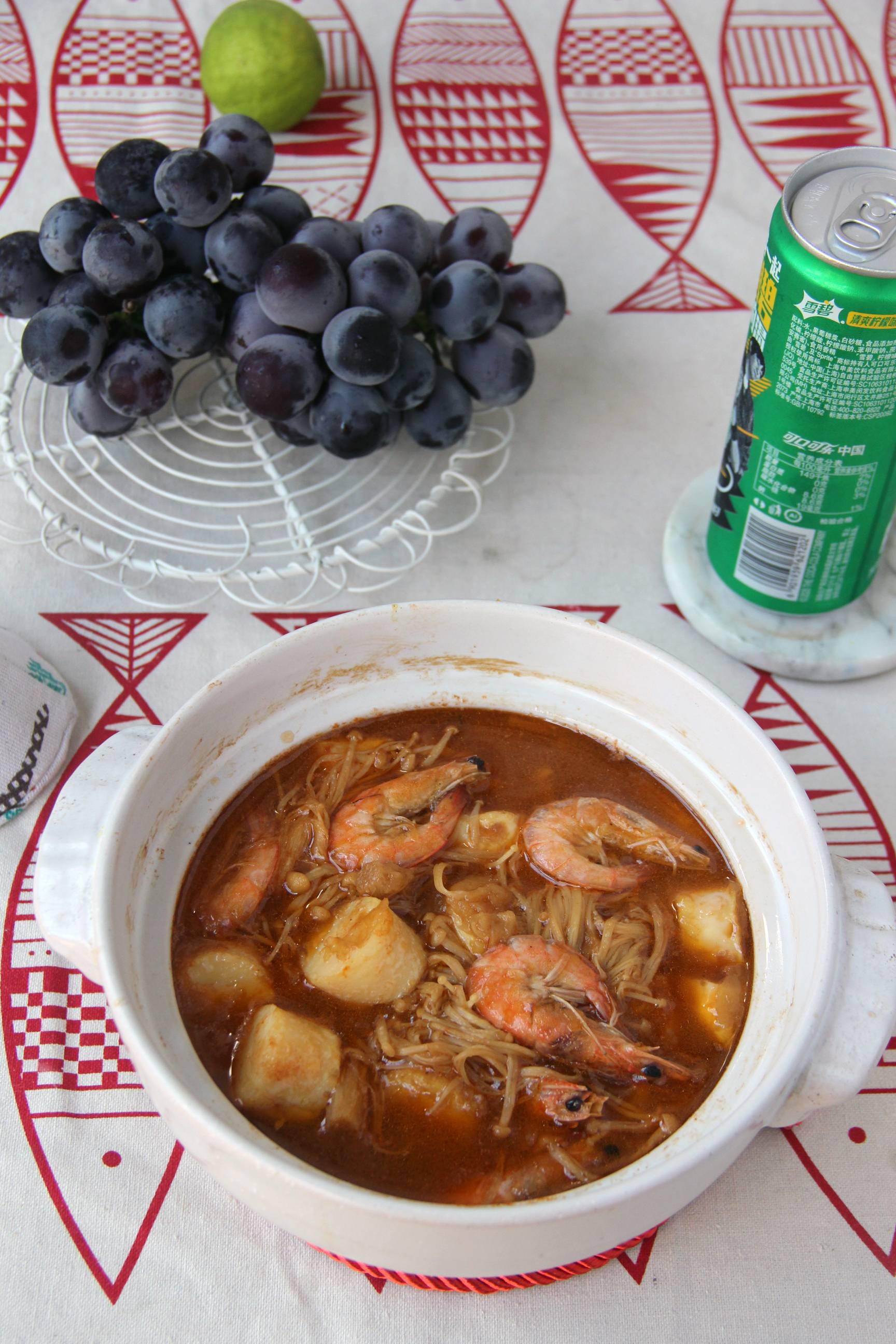 金針菇鮮蝦豆腐煲的做法-咸鮮味煮菜譜