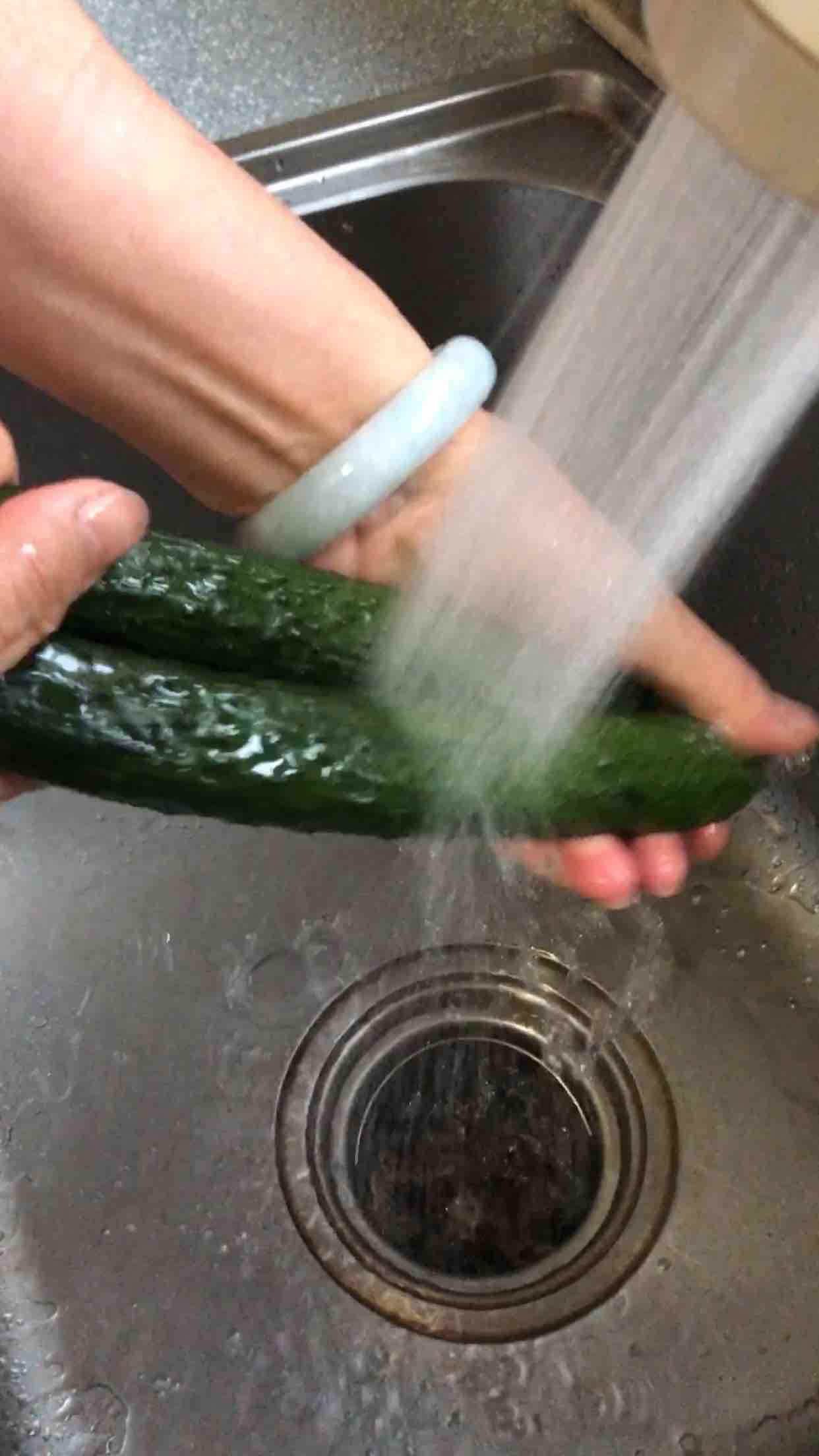 減脂就吃黃瓜木耳的做法-家常味拌菜譜