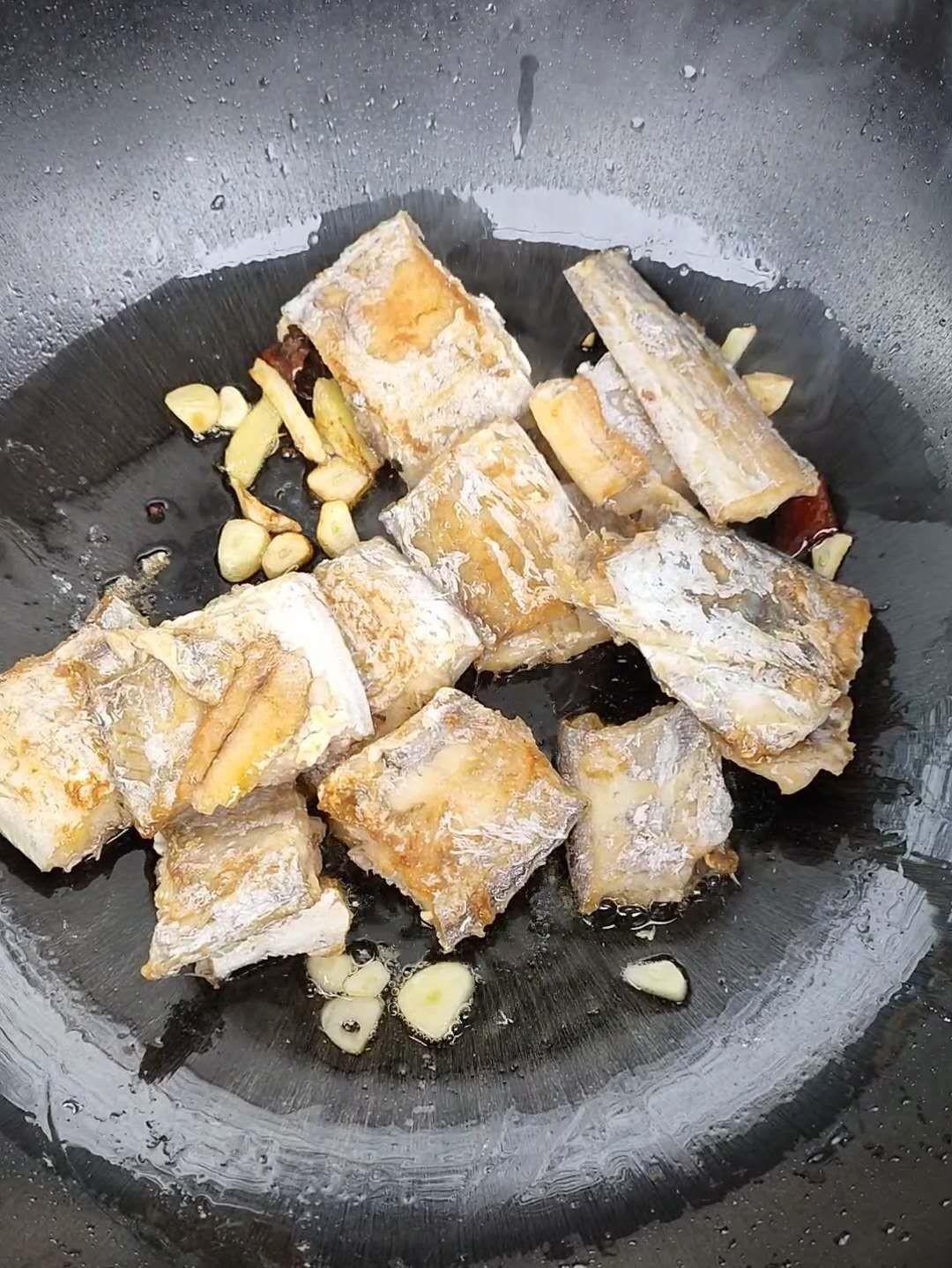 家常紅燒帶魚的做法-家常味燒菜譜