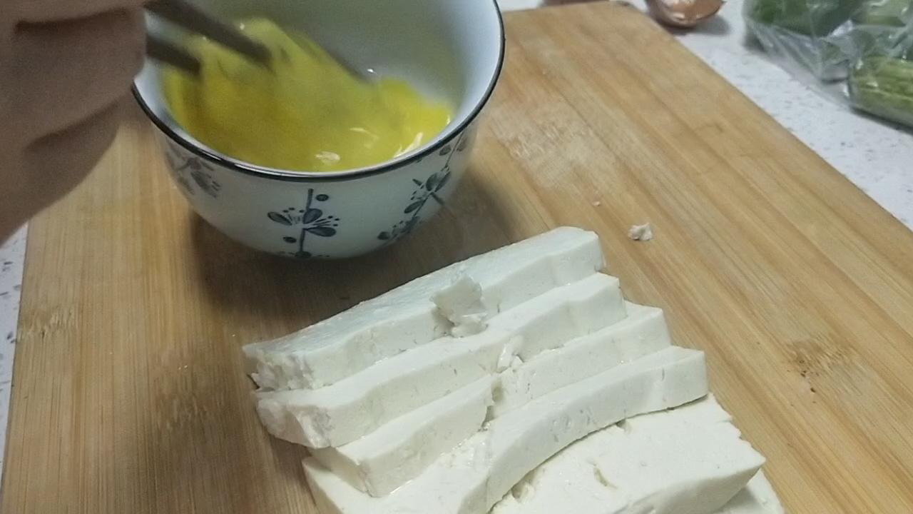平平無奇但超級下飯的煎雞蛋豆腐的做法-咸鮮味煎菜譜