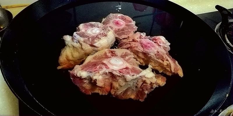 番茄牛尾湯的做法-酸甜味燉菜譜