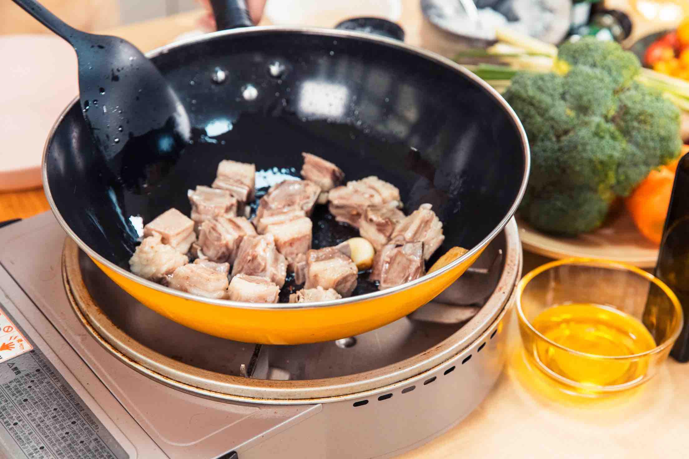 秋風里的滋補紅燒羊肉的做法-家常味炒菜譜