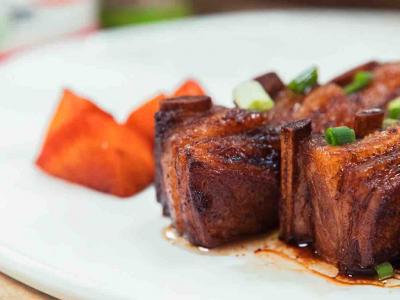 秋風里的滋補紅燒羊肉的做法-家常味燒菜譜