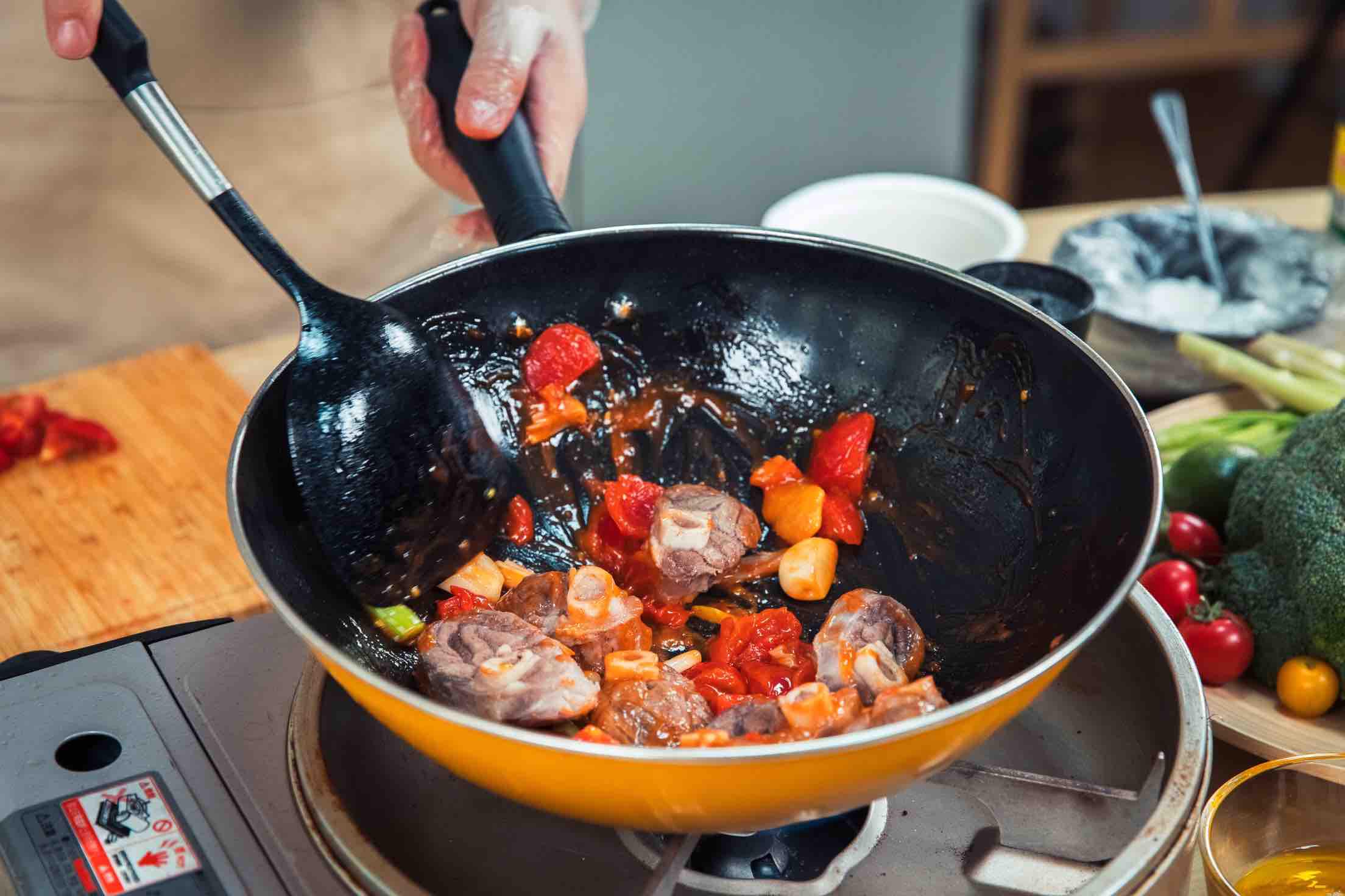 酸辣可口的番茄羊腿的做法-家常味炒菜譜