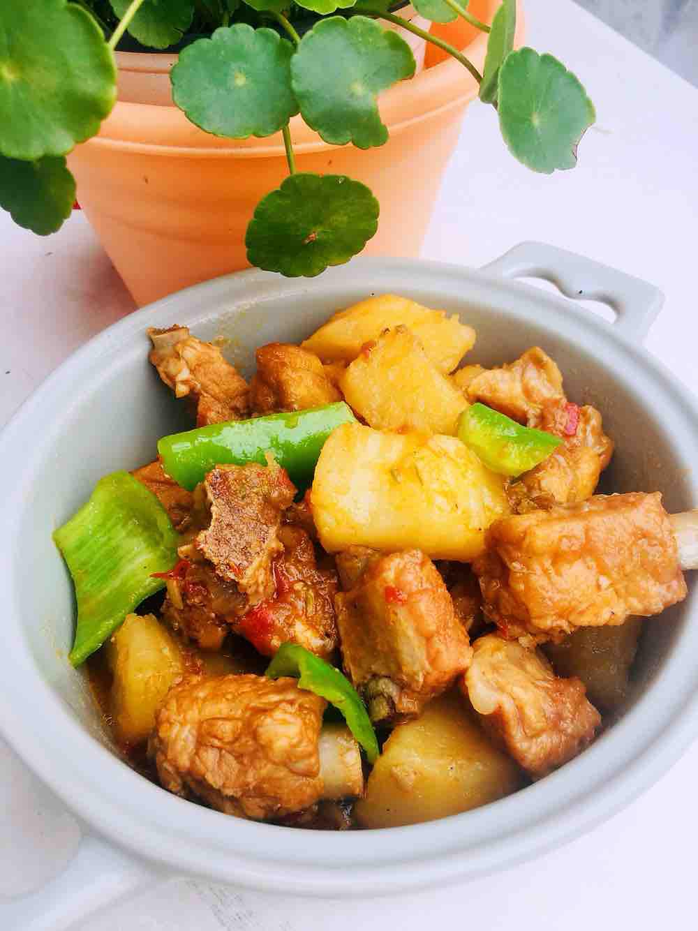 土豆比肉好吃系列土豆排骨的做法-咸鮮味炒菜譜