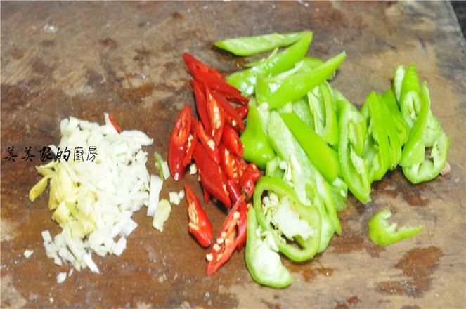 香辣鵪鶉的做法-香辣味炒菜譜