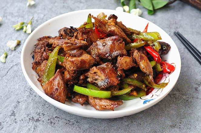 香辣鵪鶉的做法-香辣味炒菜譜