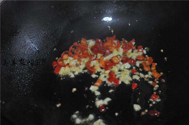 紅菜薹炒豬血丸子的做法-咸鮮味炒菜譜