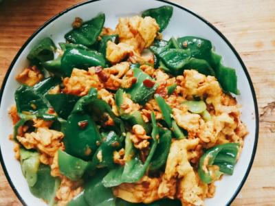 醬炒雞蛋辣椒的做法-家常味炒菜譜