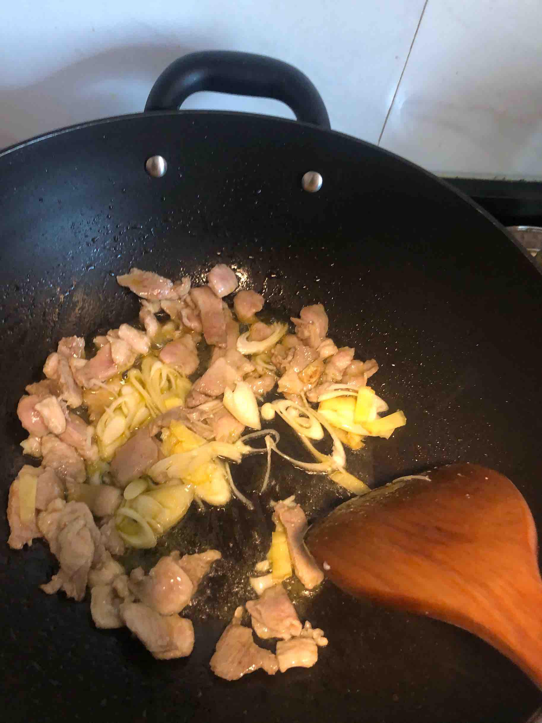 茭白炒肉片的做法-咸鮮味炒菜譜