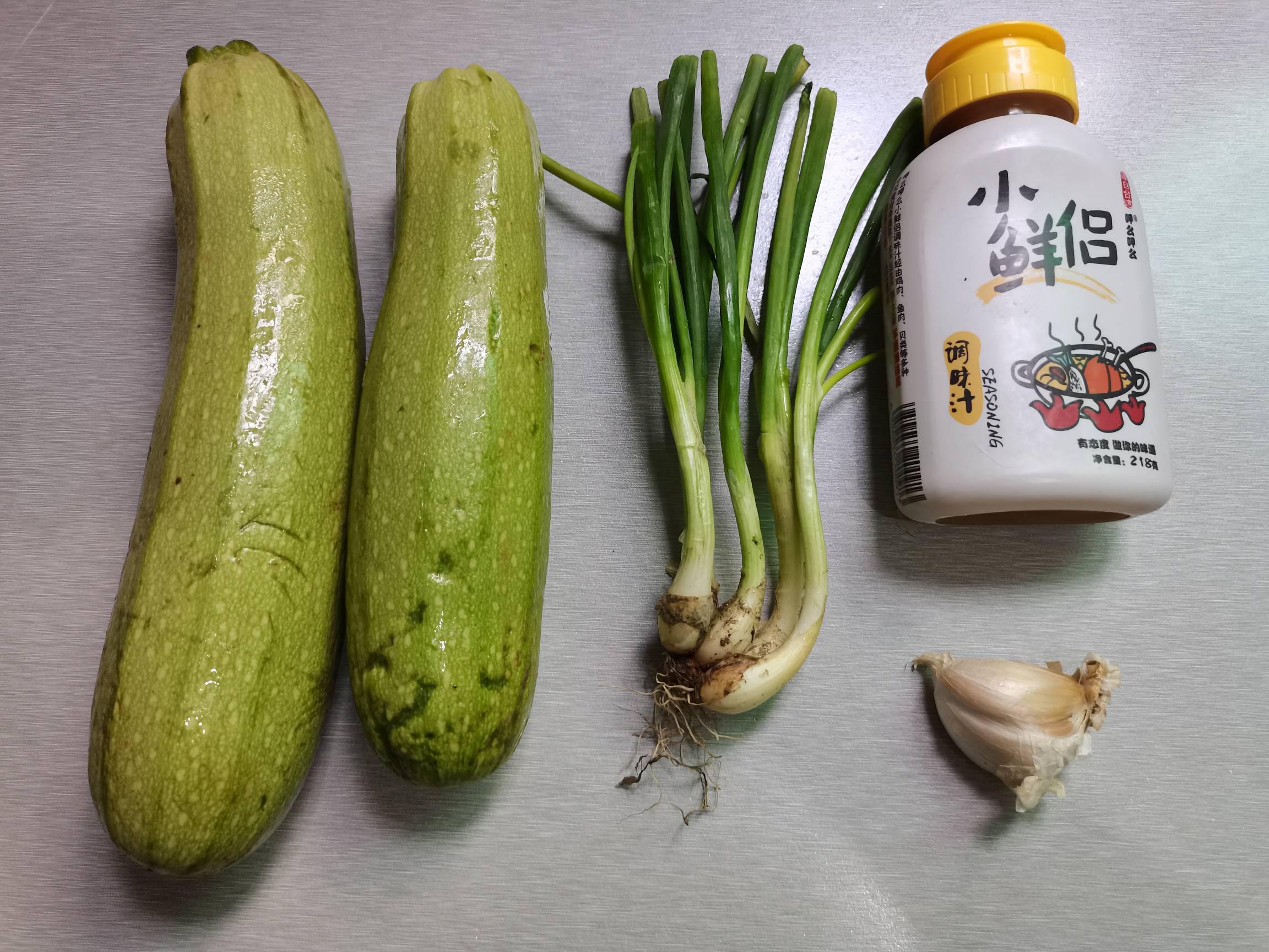 清炒西葫蘆的做法-家常味炒菜譜