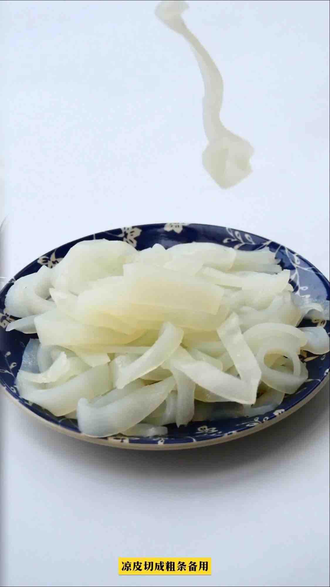 時蔬拌涼皮的做法-香辣味拌菜譜