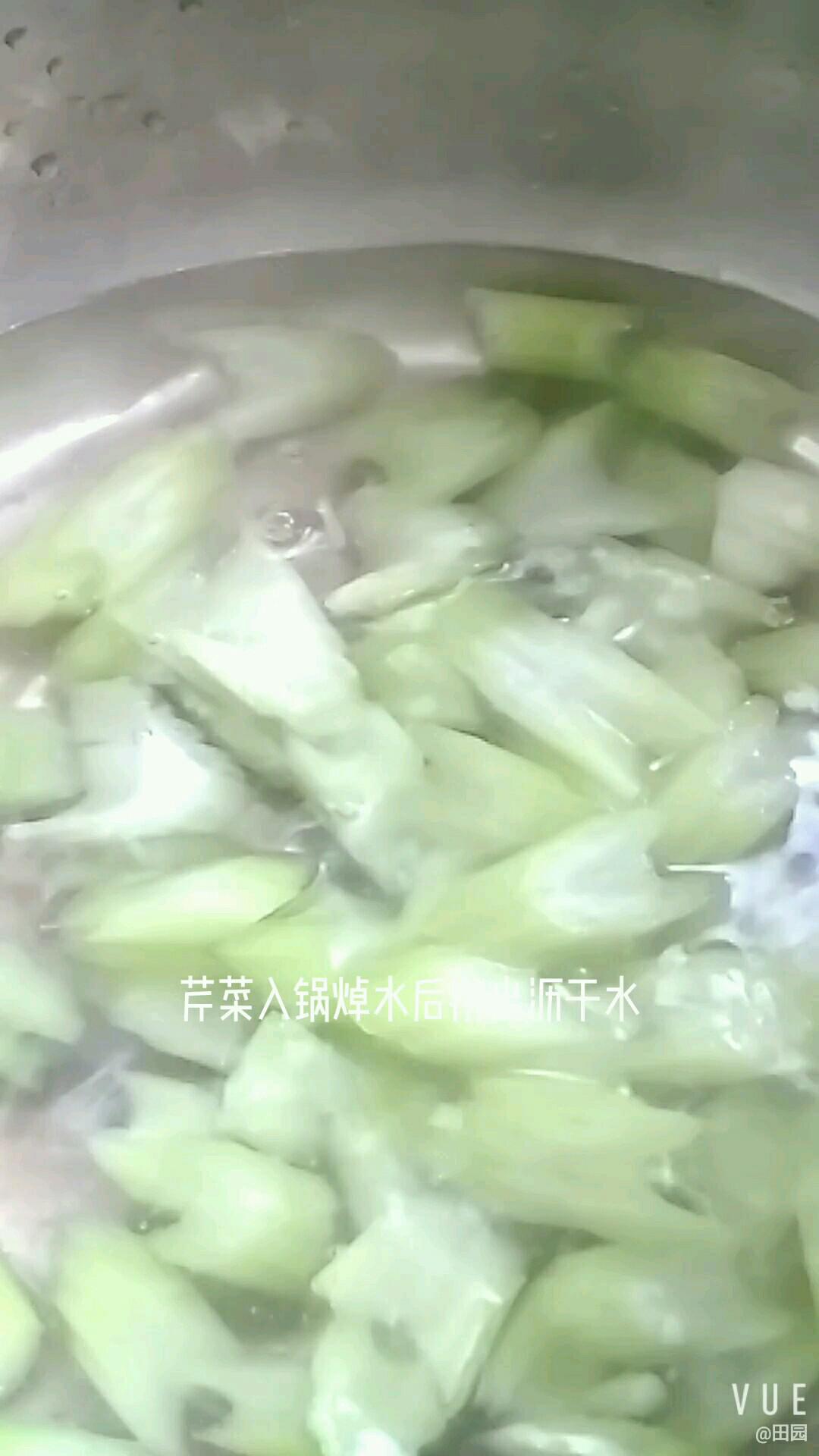 肉片炒芹菜的做法-咸鮮味炒菜譜