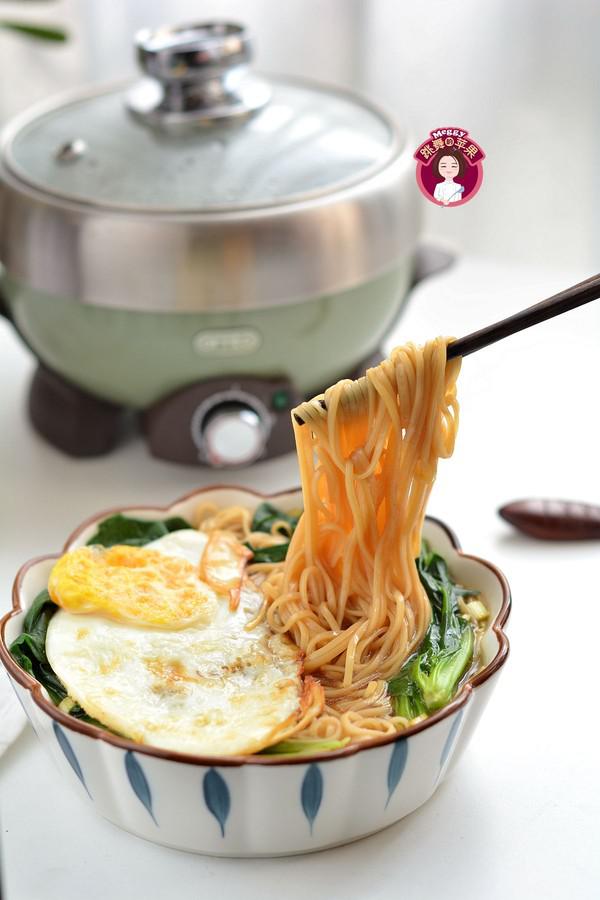 煎蛋菠菜湯面的做法-家常味煮菜譜
