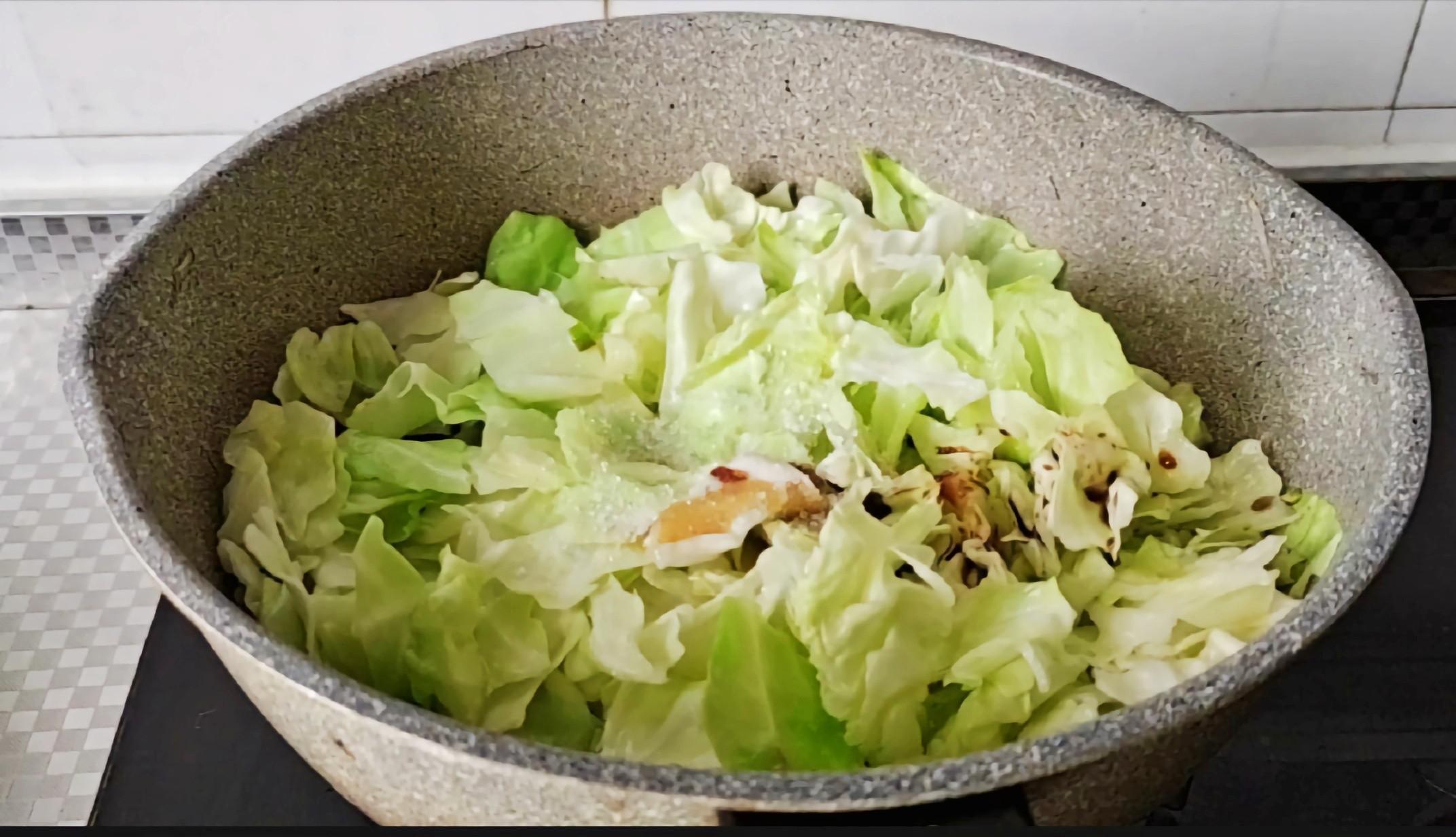 經(jīng)典家常菜…酸辣包菜的做法-酸辣味炒菜譜