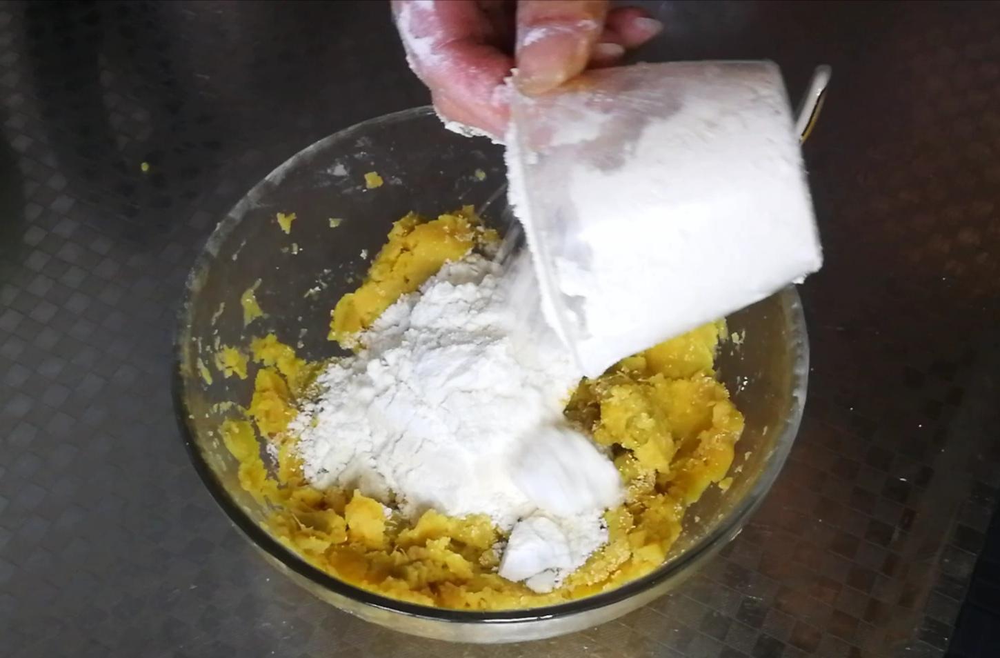 紅薯花卷一鍋出的做法-家常味燉菜譜