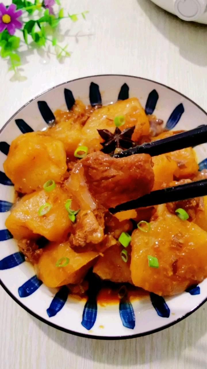 牛腩燉土豆的做法-咸鮮味燉菜譜