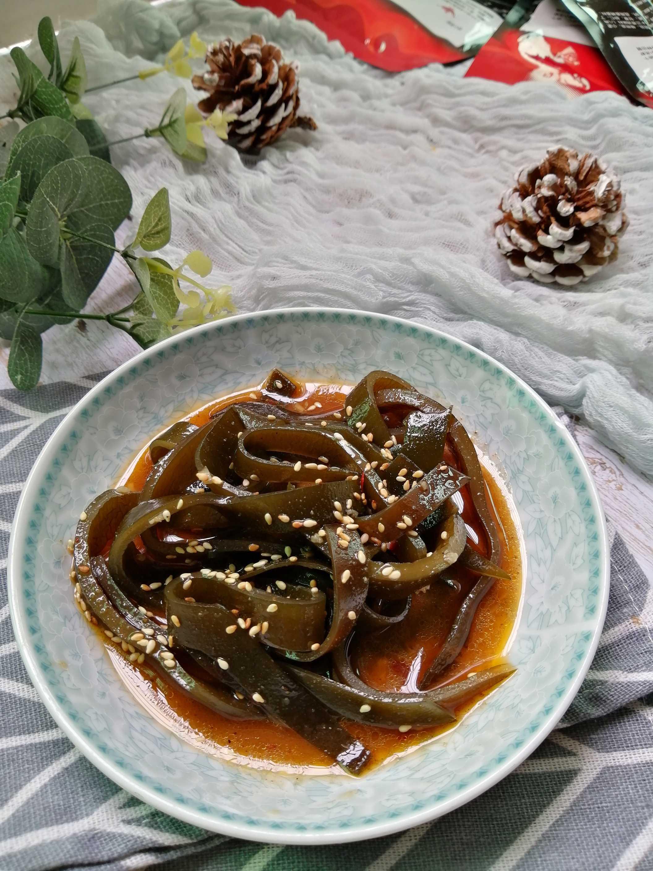 呷哺呷哺涼拌海帶的做法-香辣味拌菜譜