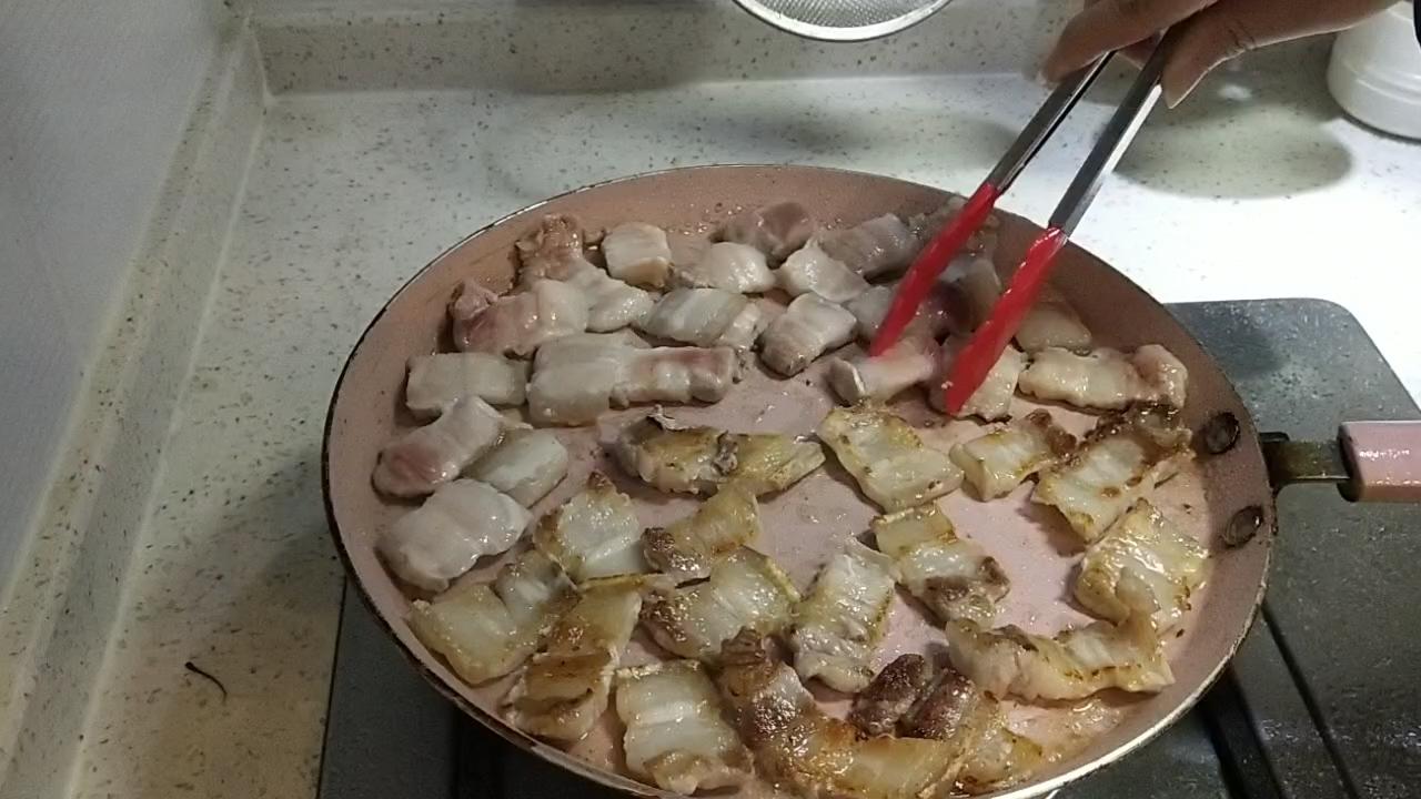 喜歡韓料一定要試的辣白菜五花肉的做法-家常味煎菜譜