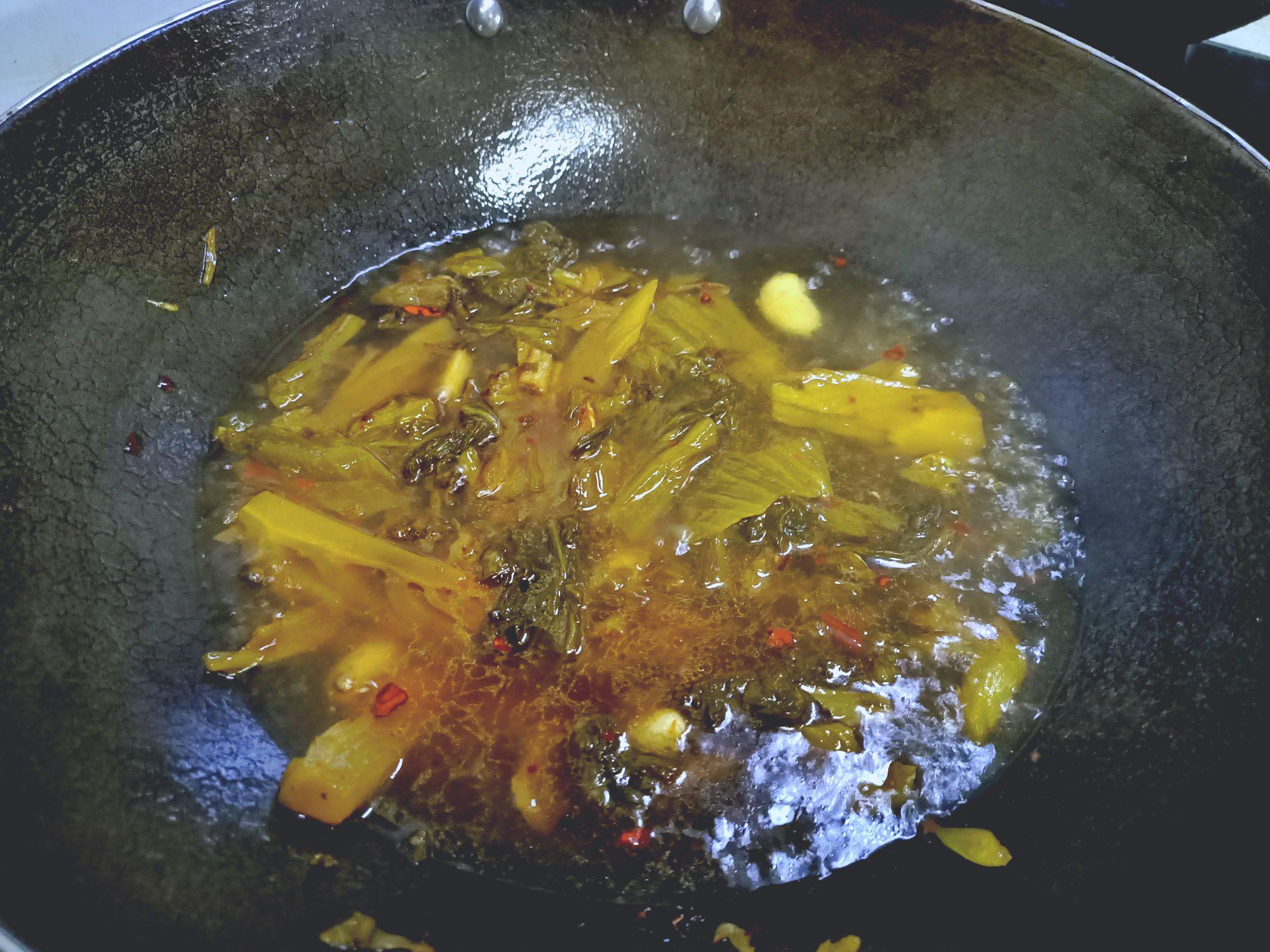 超下飯的酸菜燒鴨血的做法-酸辣味燒菜譜