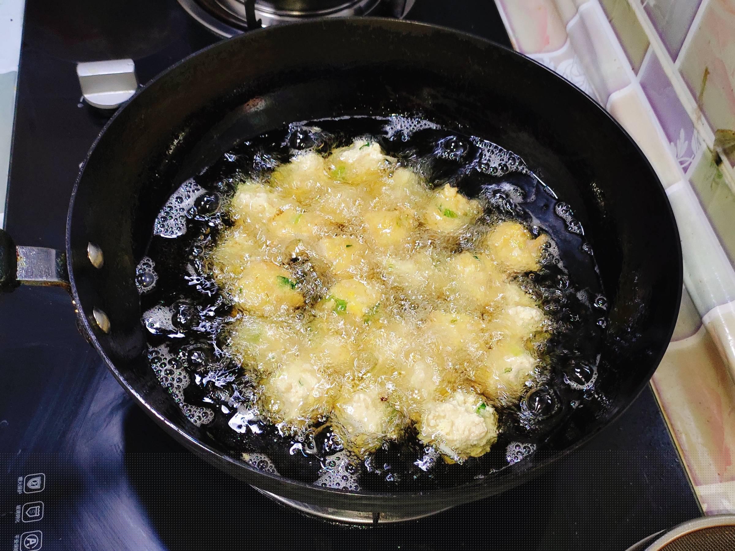 沙拉豆腐丸子的做法-甜味炸菜譜