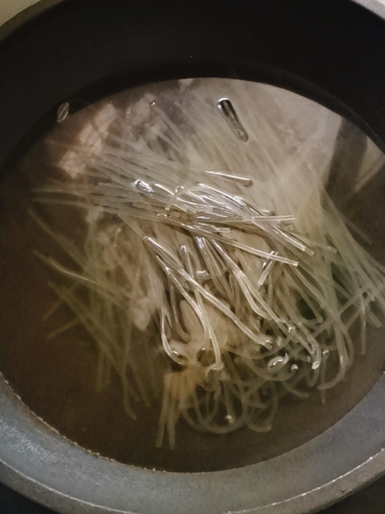 菠菜拌粉條的做法-咸鮮味拌菜譜