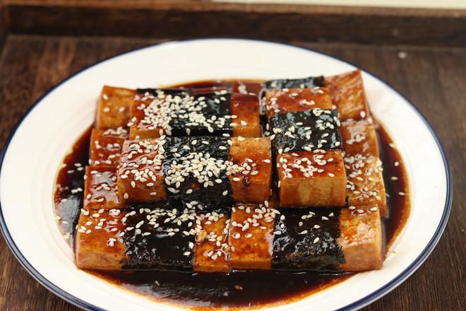 豆腐抱蛋/海苔豆腐的做法-咸鮮味煎菜譜