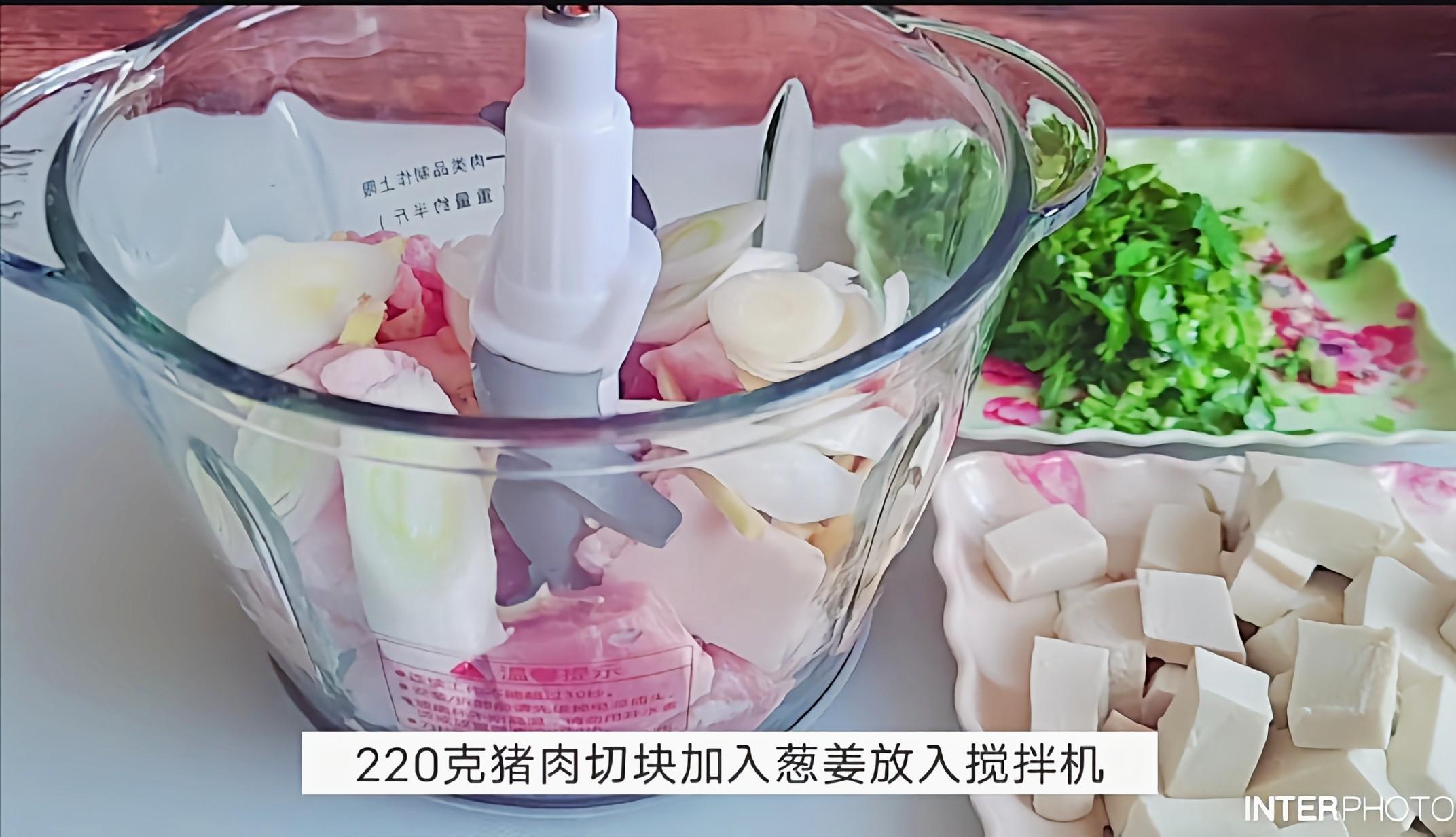 #豆腐的神仙做法#香菜豆腐肉丸的做法-咸鮮味煮菜譜