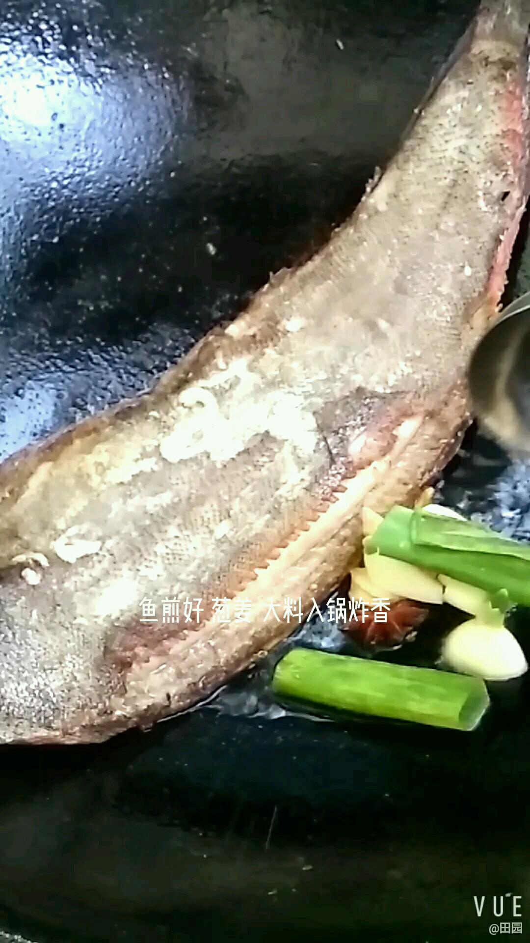 麻辣比目魚的做法-麻辣味燒菜譜