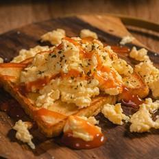 滑蛋脆脆多士的作法-咸鮮味煎菜譜