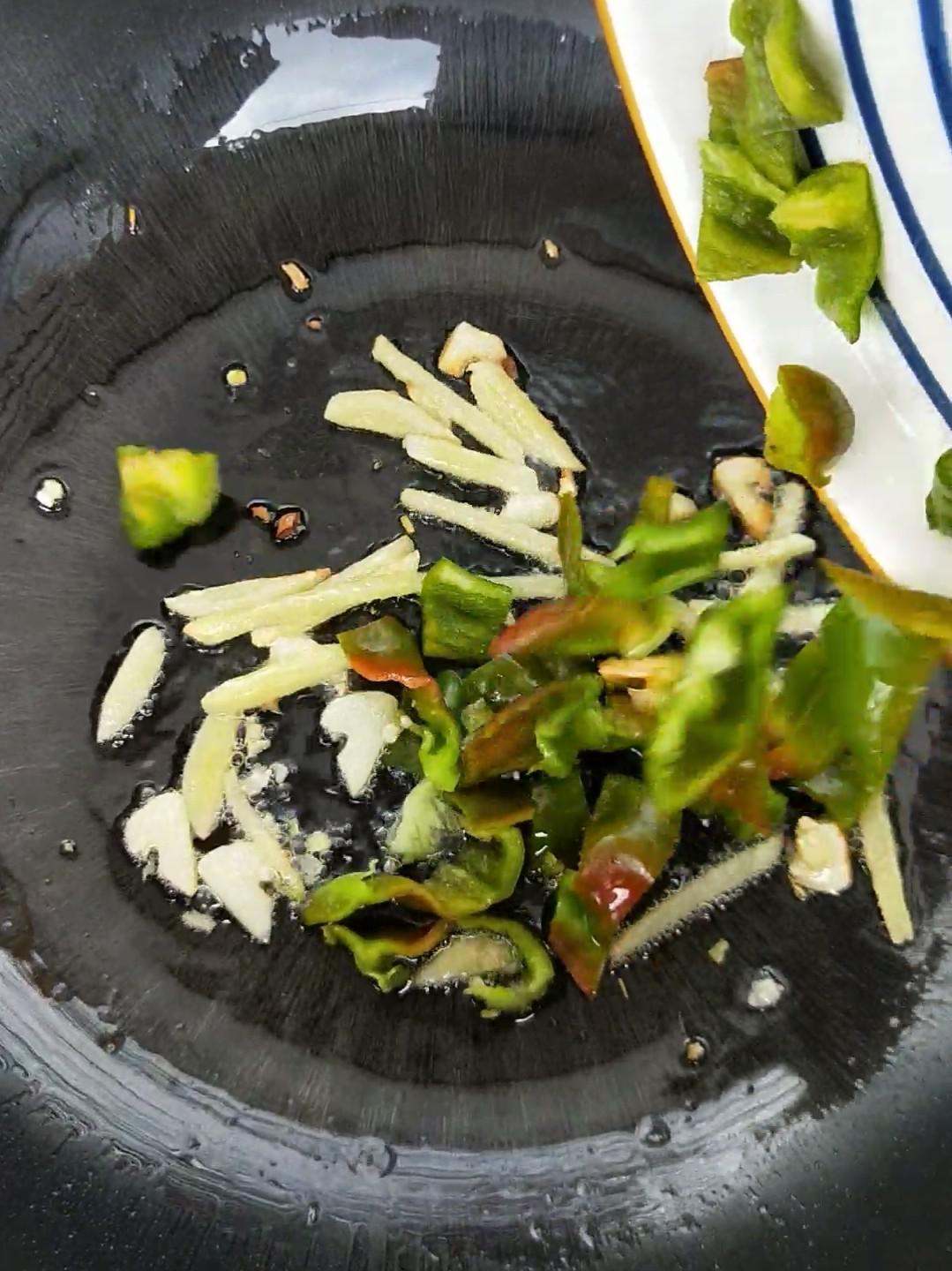 紅燒雞胸肉片的做法-家常味燒菜譜