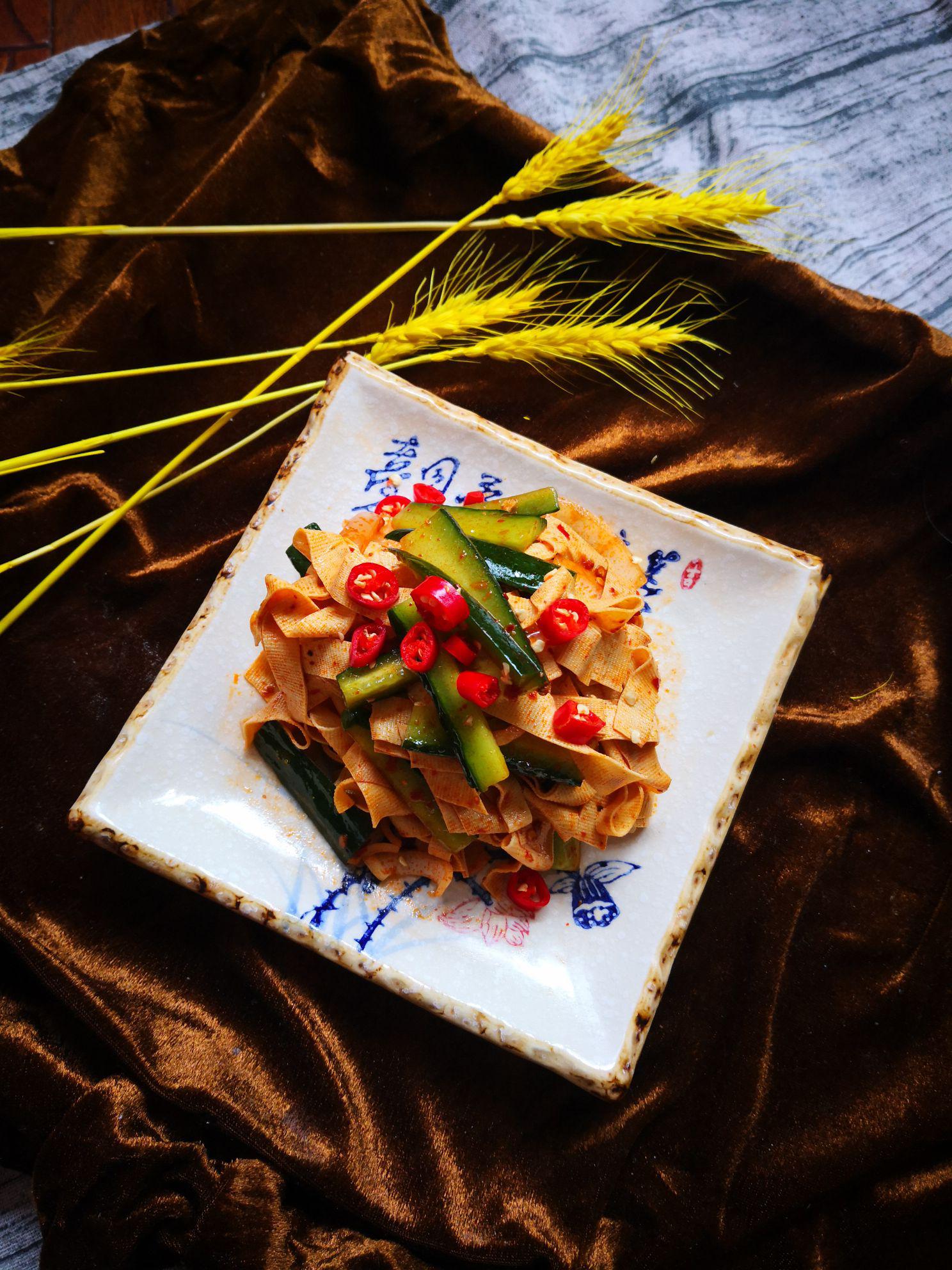 圓蔥干豆腐黃瓜條的做法-香辣味拌菜譜